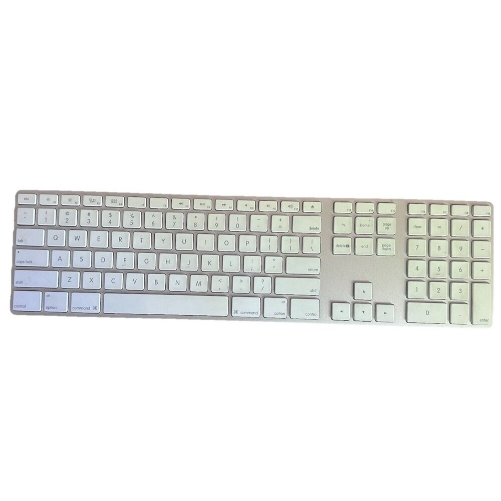 Apple A1243 Wired USB Keyboard with Numeric Keypad Tested Working